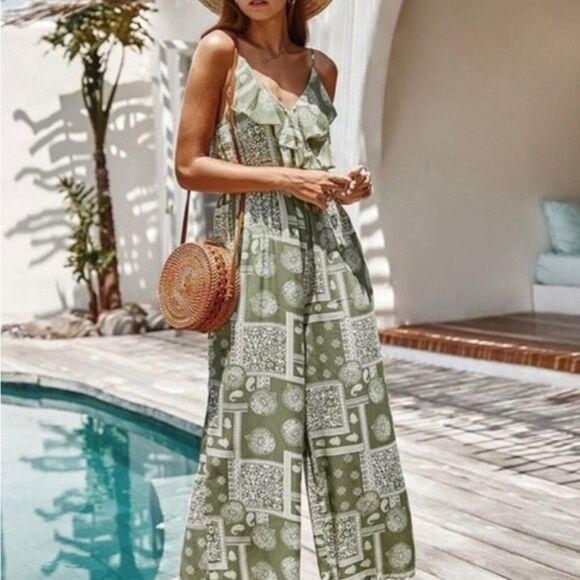 Bohemian Jumpsuit Light Green W/ Ruffles Wide leg - Picture 6 of 7
